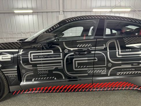 Used 2023 Audi RS e-tron GT image 15