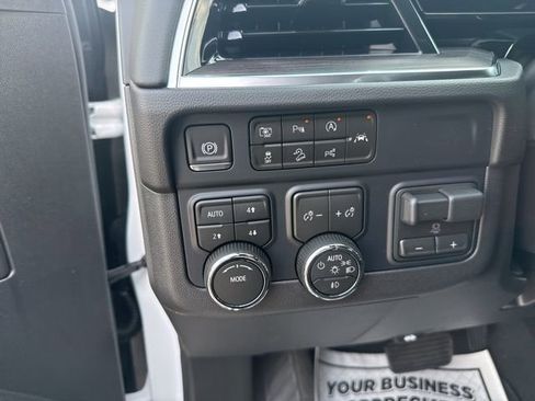 New 2026 Chevrolet Suburban LT w/ Comfort Package AWD/4WD image 17