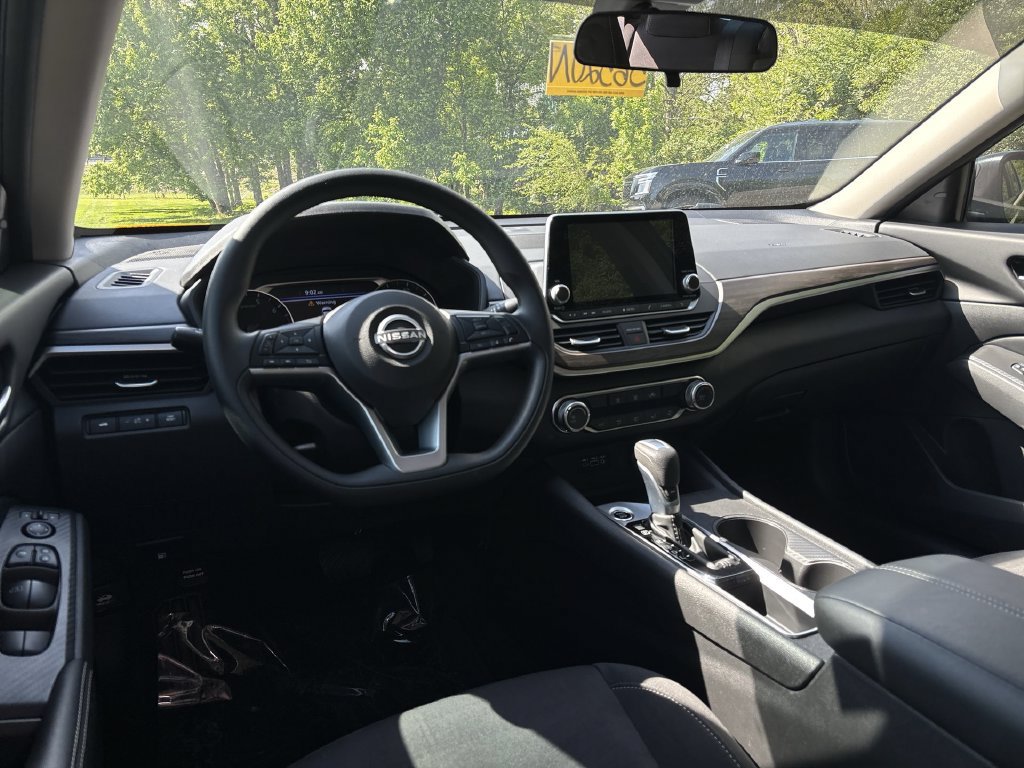 Certified 2025 Nissan Altima 2.5 SV FWD image 18