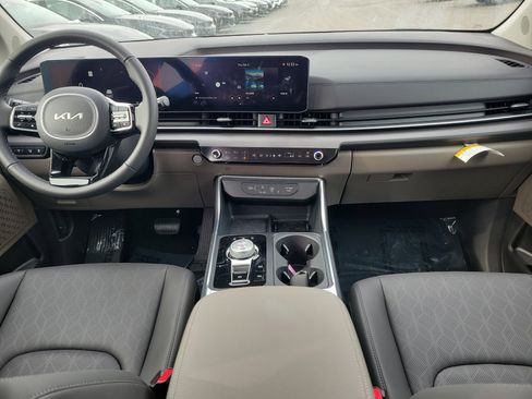 New 2026 Kia Carnival SX image 7