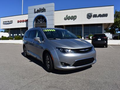 Used 2020 Chrysler Pacifica Touring-L Plus