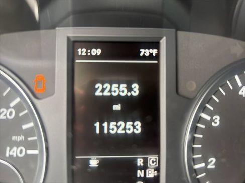 Used 2018 Mercedes-Benz Metris image 2