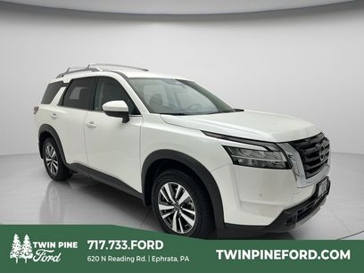 Used 2023 Nissan Pathfinder SL