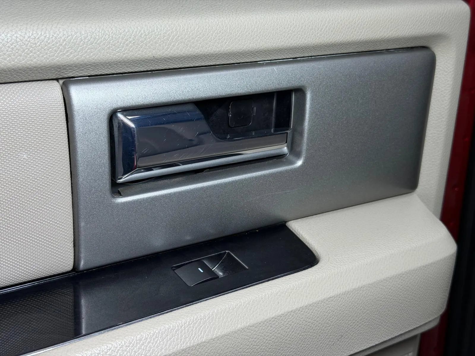 Used 2013 Ford Expedition Limited RWD image 22