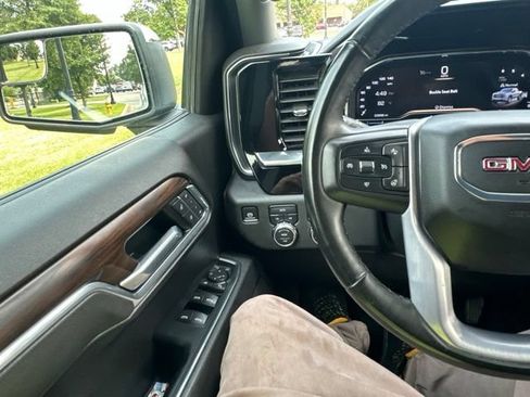 Used 2025 GMC Sierra 1500 SLT AWD/4WD image 36