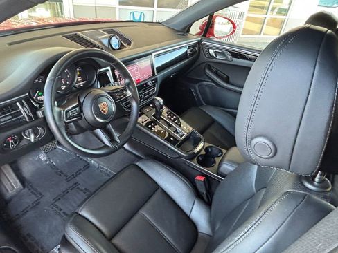 Used 2023 Porsche Macan AWD/4WD image 8