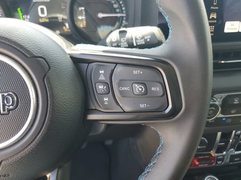 Used 2024 Jeep Wrangler Unlimited Rubicon 4xe AWD/4WD image 15