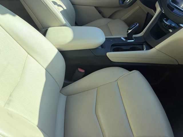 Used 2018 Cadillac XT5 Luxury w/ Driver Awareness Package FWD image 4
