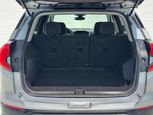 Used 2024 GMC Terrain SLE FWD image 16