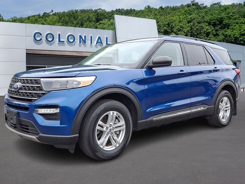 Used 2022 Ford Explorer XLT w/ Equipment Group 202A AWD/4WD image 3