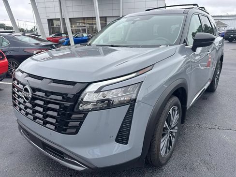 New 2026 Nissan Pathfinder Platinum AWD/4WD image 9