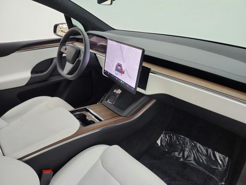 Used 2024 Tesla Model X AWD/4WD image 19