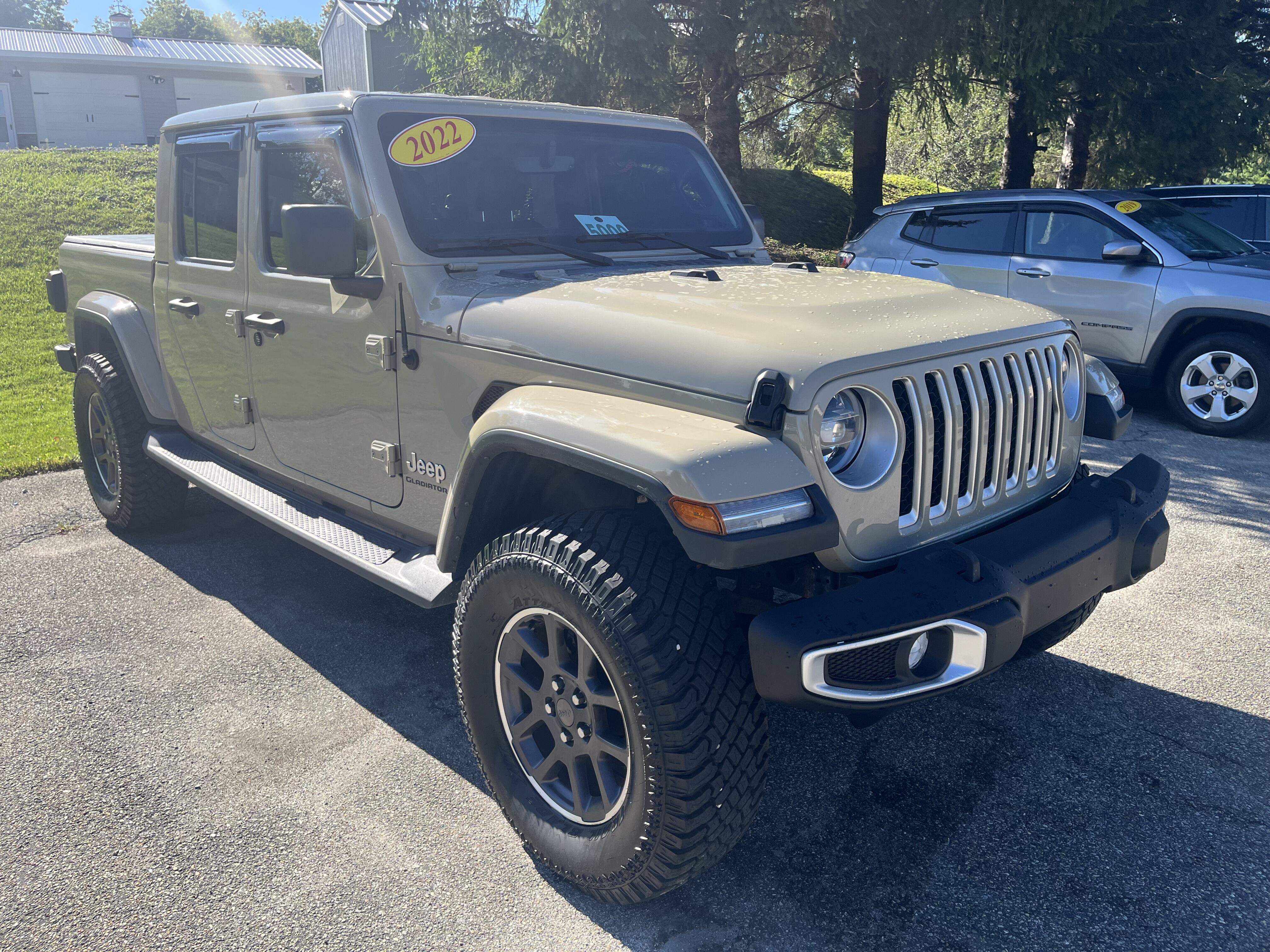 Certified 2022 Jeep Gladiator Overland w/ Popular Equipment Package AWD/4WD image 3