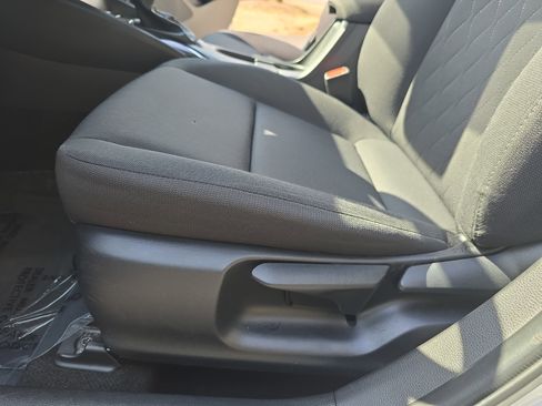 Used 2024 Toyota Corolla LE image 29