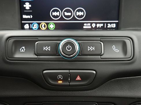 Used 2024 GMC Terrain SLE FWD image 17