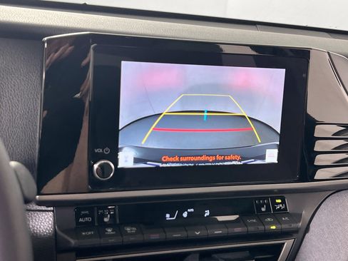 Used 2025 Toyota Camry LE w/ Convenience Package image 13