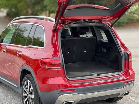 Used 2020 Mercedes-Benz GLB 250 4MATIC w/ Premium Package image 43