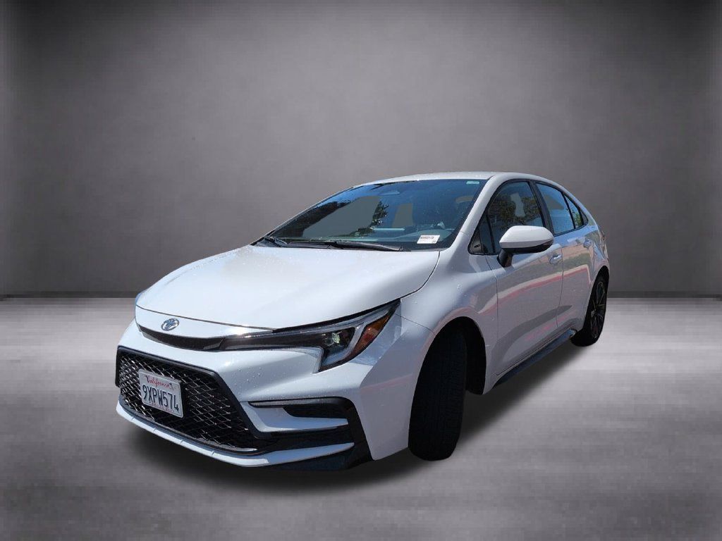 Used 2026 Toyota Corolla SE FWD image 4