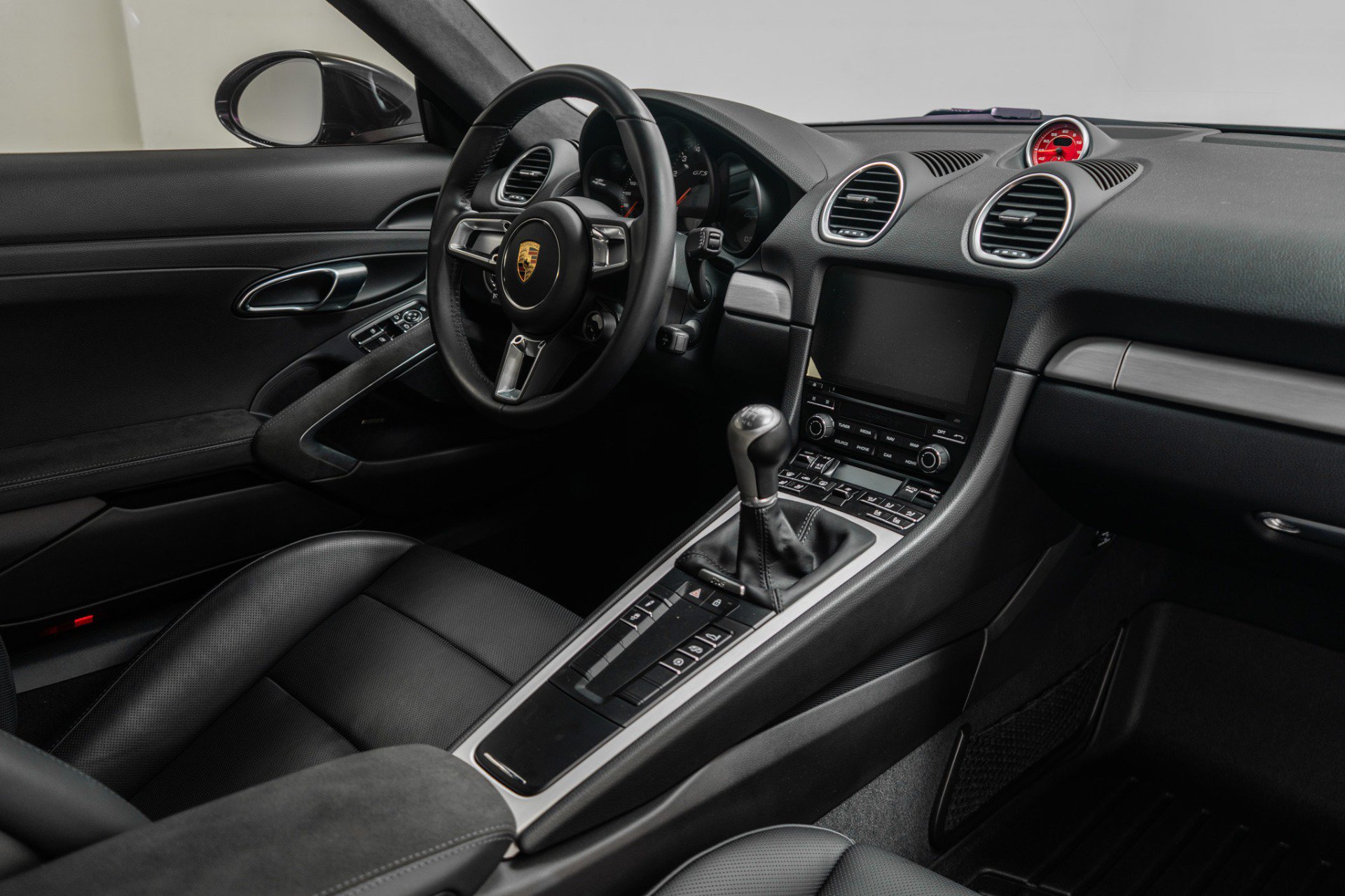 Used 2022 Porsche 718 Cayman GTS w/ Light Design Package RWD image 25