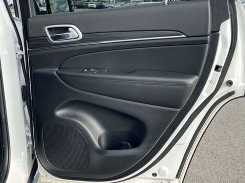 Used 2022 Jeep Grand Cherokee Limited image 24