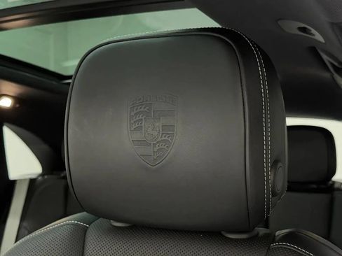 Used 2022 Porsche Macan S AWD/4WD image 36
