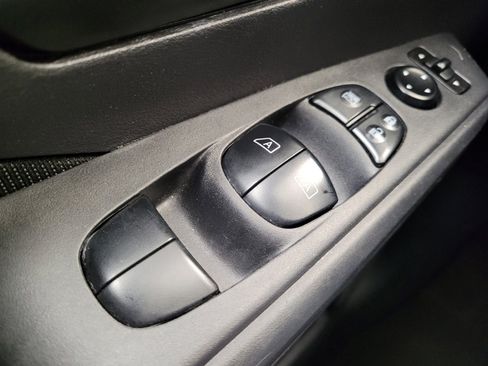 Used 2024 Nissan Kicks S FWD image 27