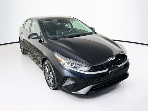 Used 2023 Kia Forte LXS FWD image 3