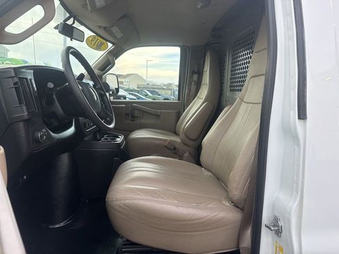 Used 2019 Chevrolet Express 2500 w/ Driver Convenience Package image 9