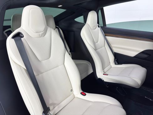Used 2023 Tesla Model X image 41