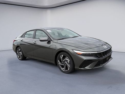 New 2026 Hyundai Elantra Limited FWD image 7