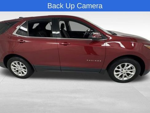Used 2018 Chevrolet Equinox LT image 2