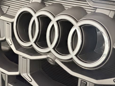 Used 2025 Audi SQ7 Premium Plus w/ Executive Package image 36