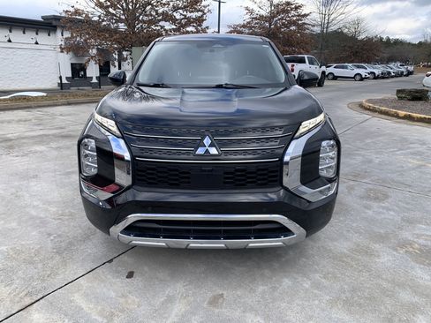 Used 2022 Mitsubishi Outlander SE image 5