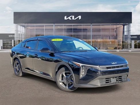 Certified 2025 Kia K4 FWD image 1