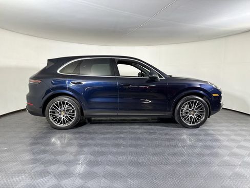 Certified 2023 Porsche Cayenne AWD/4WD image 8