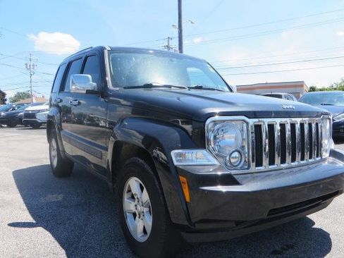Used 2012 Jeep Liberty Sport image 2