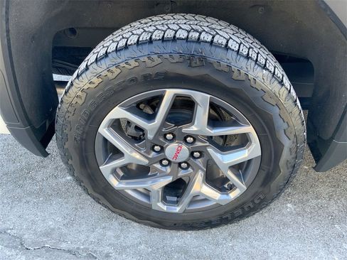 Used 2023 GMC Sierra 1500 SLT w/ SLT Premium Plus Package image 33