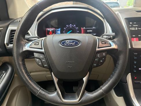 Used 2018 Ford Edge Titanium FWD image 16