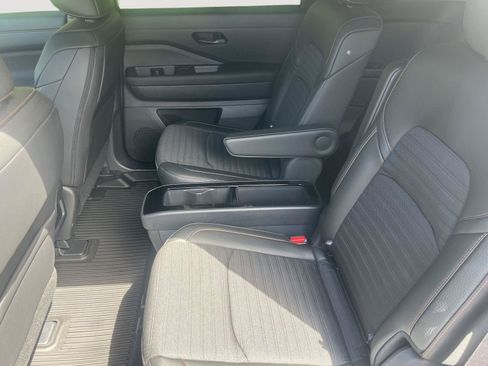 Used 2025 Nissan Pathfinder Rock Creek AWD/4WD image 13