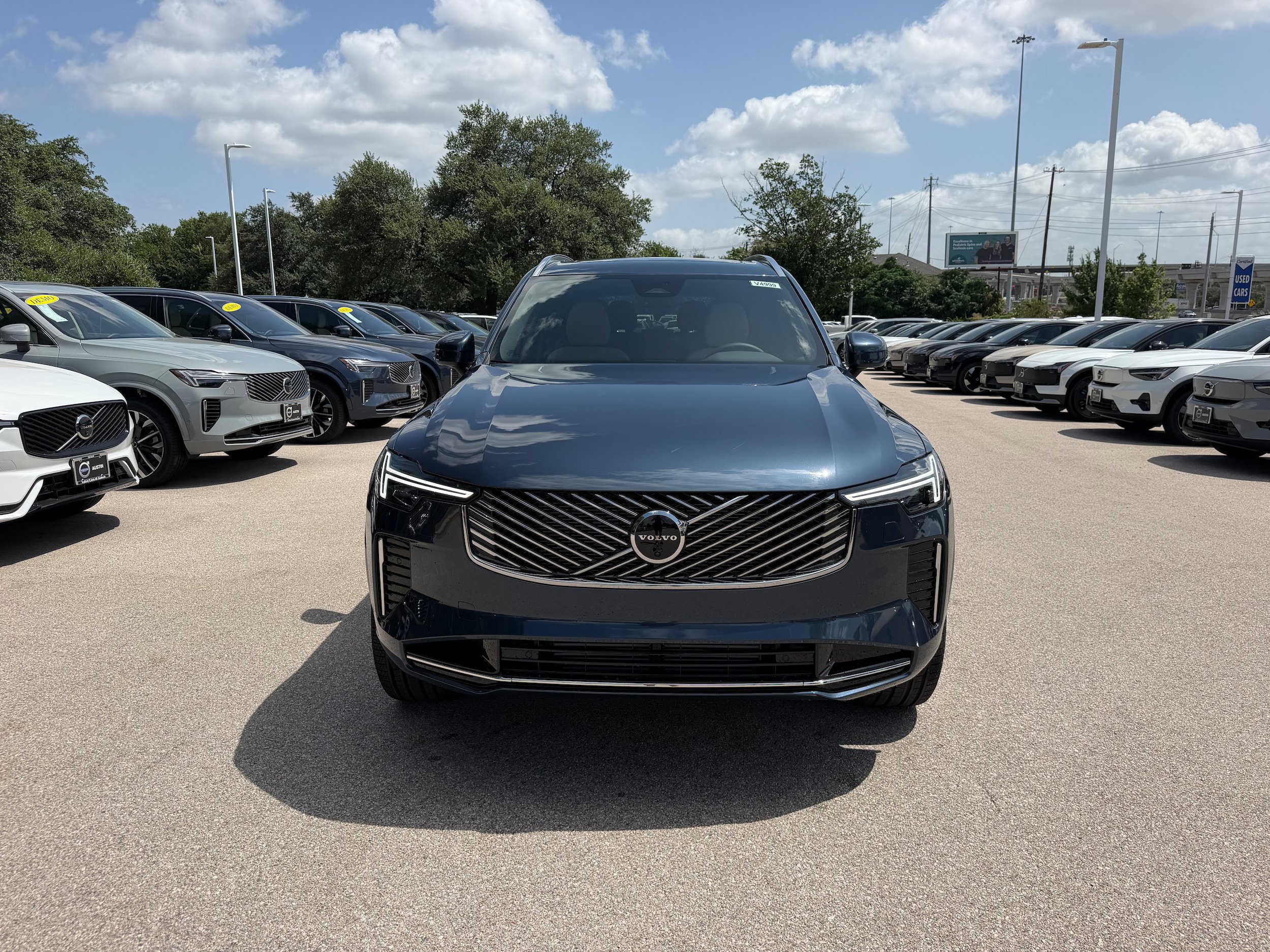 New 2026 Volvo XC90 T8 Plus w/ Protection Package Premier AWD/4WD image 6