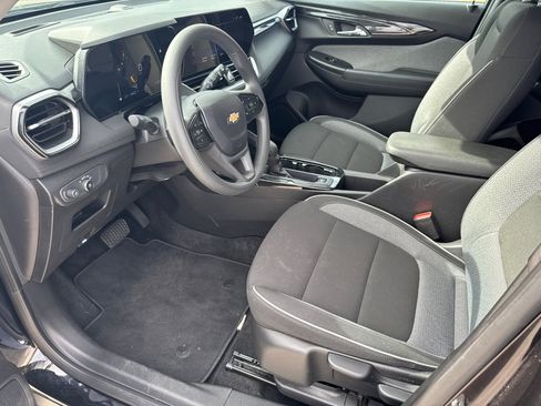 Used 2025 Chevrolet TrailBlazer LT image 9