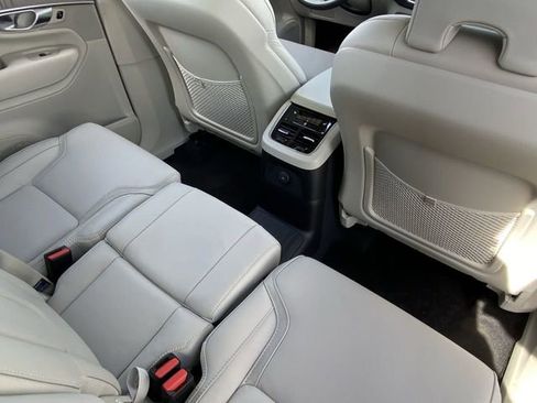 Certified 2025 Volvo XC90 T8 Ultra w/ Protection Package Premier image 14