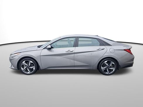 Used 2023 Hyundai Elantra Limited image 2