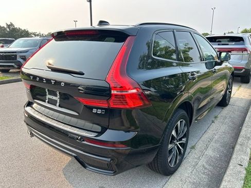 Used 2023 Volvo XC60 B5 Plus AWD/4WD image 4