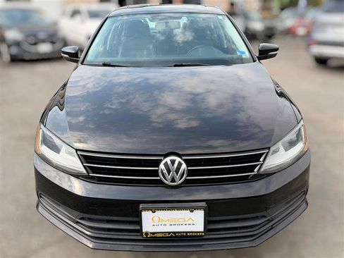 Used 2017 Volkswagen Jetta SE FWD image 6