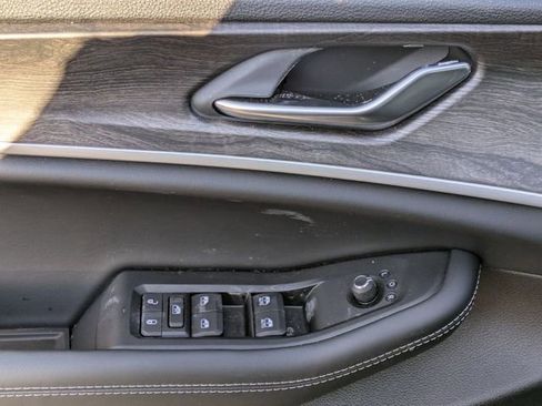 New 2026 Jeep Grand Cherokee Altitude AWD/4WD image 12