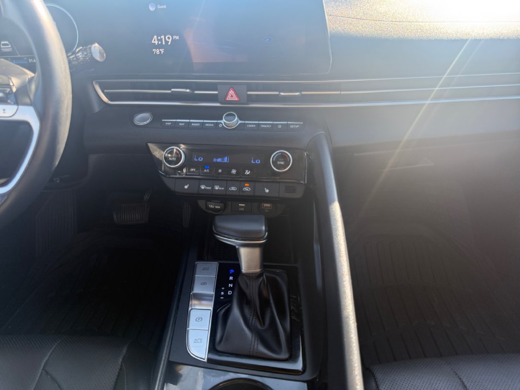 Used 2021 Hyundai Elantra Limited FWD image 11