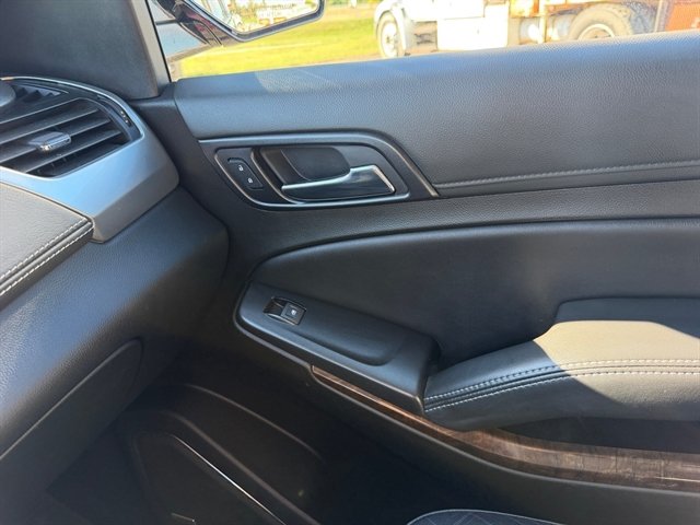 Used 2020 Chevrolet Suburban LT AWD/4WD image 24