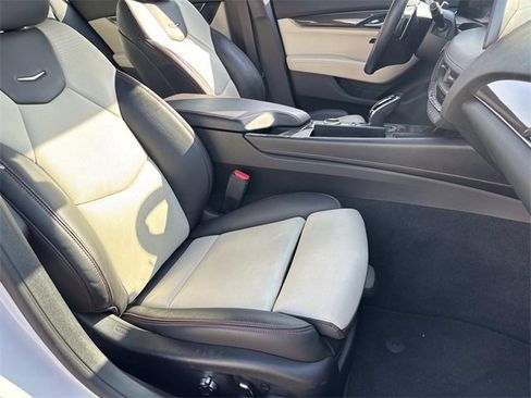 Used 2025 Cadillac CT5 Sport image 9