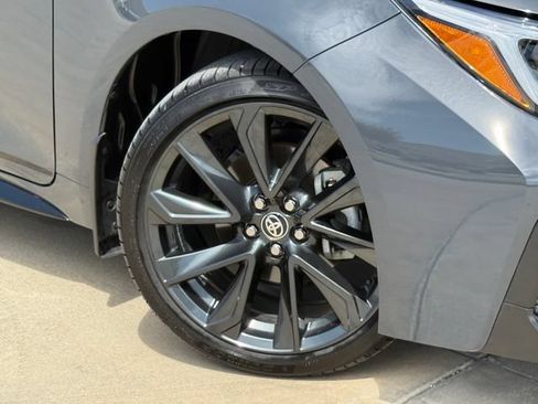 Used 2026 Toyota Corolla SE FWD image 2